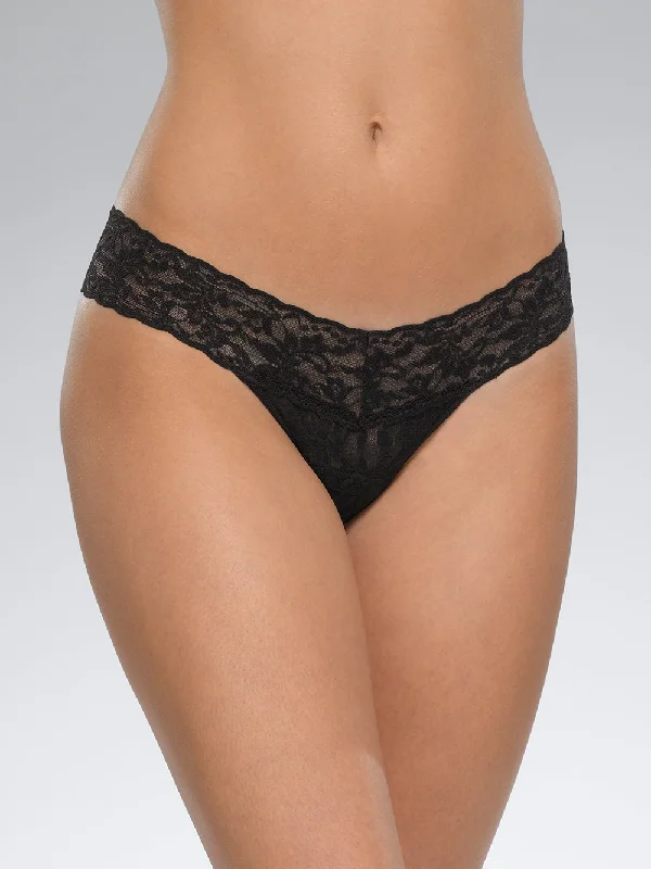 Signature Lace Low Rise Thong